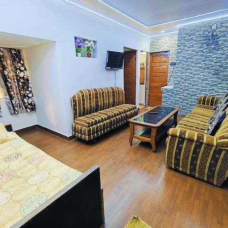 Kiara Home Stays Varanasi Bagian luar foto